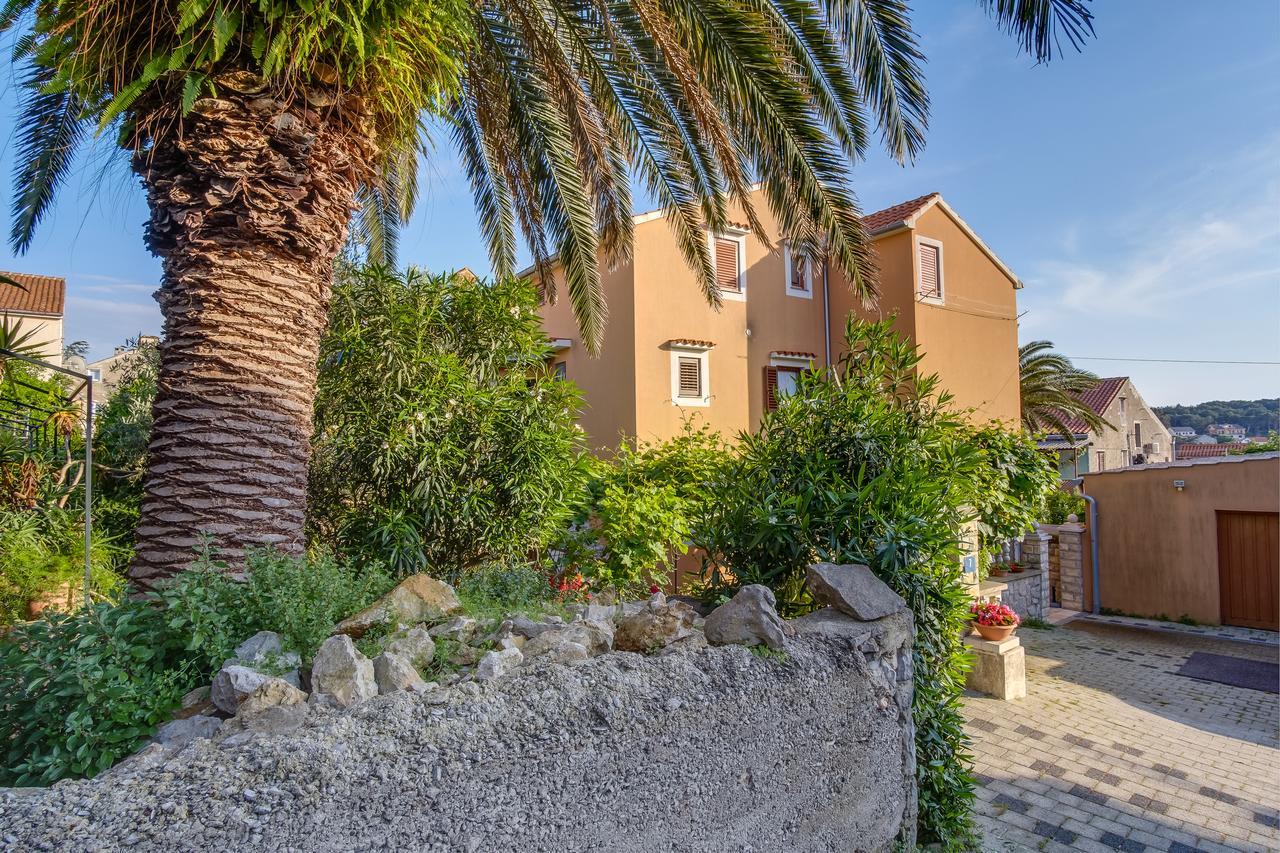 Apartments Beba Mali Lošinj Esterno foto